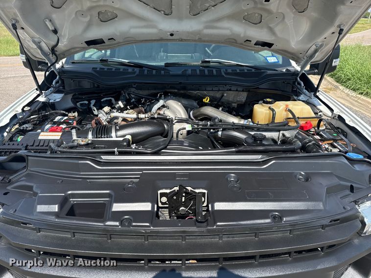 image for item DJ7823 2020 Ford F550 Super Duty truck cab and chassis