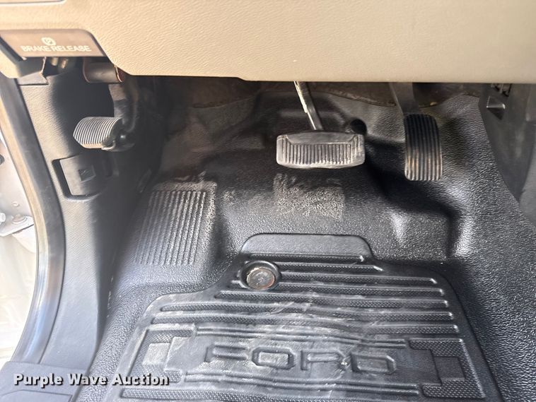 image for item DJ7824 2018 Ford F350 Super Duty SuperCab pickup truck