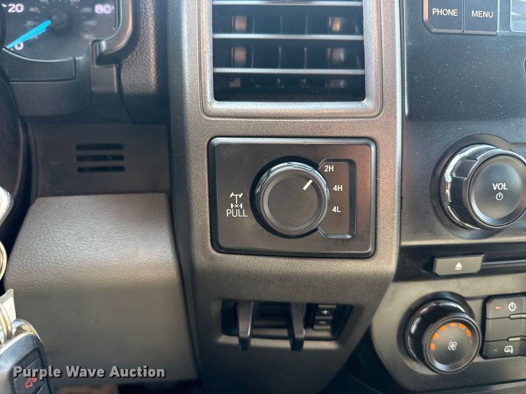 image for item DJ7824 2018 Ford F350 Super Duty SuperCab pickup truck