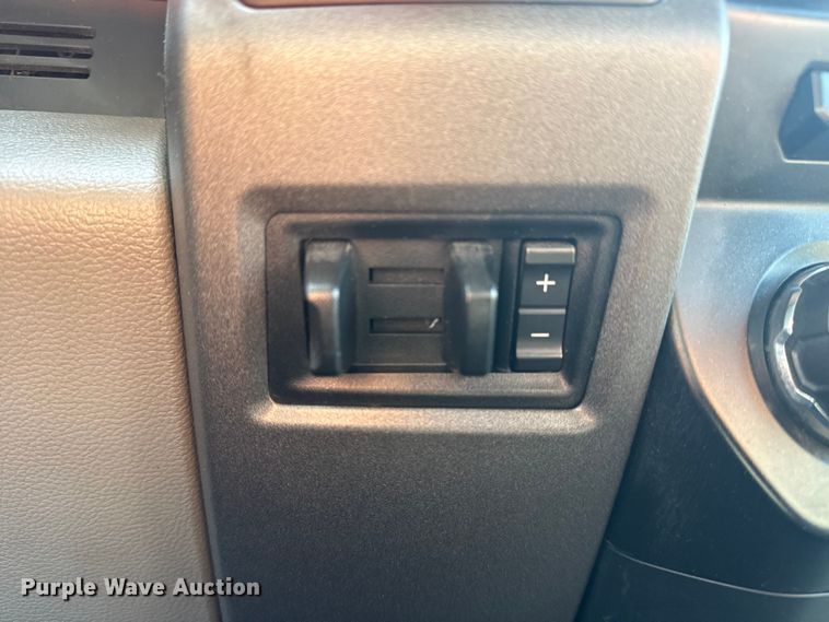 image for item DJ7824 2018 Ford F350 Super Duty SuperCab pickup truck