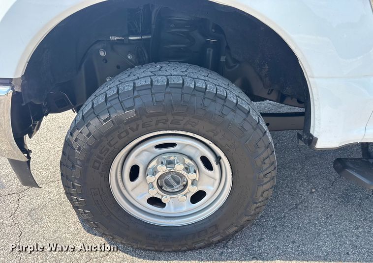 image for item DJ7824 2018 Ford F350 Super Duty SuperCab pickup truck