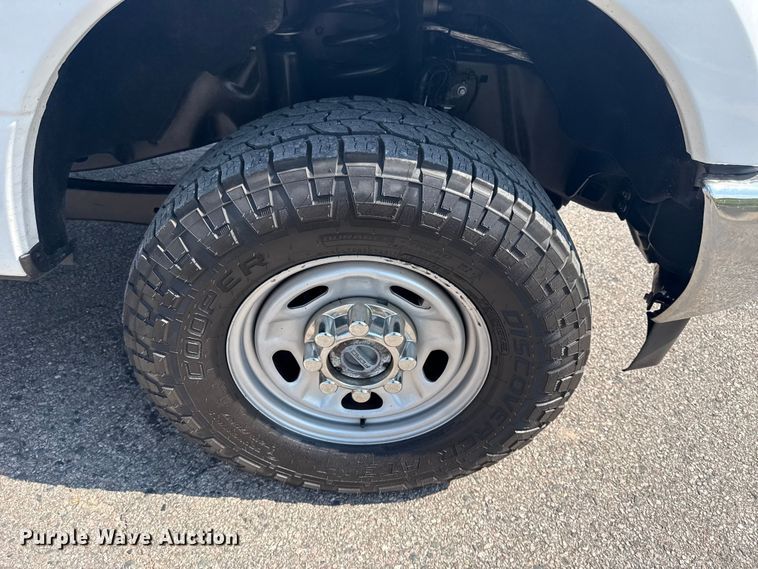 image for item DJ7824 2018 Ford F350 Super Duty SuperCab pickup truck