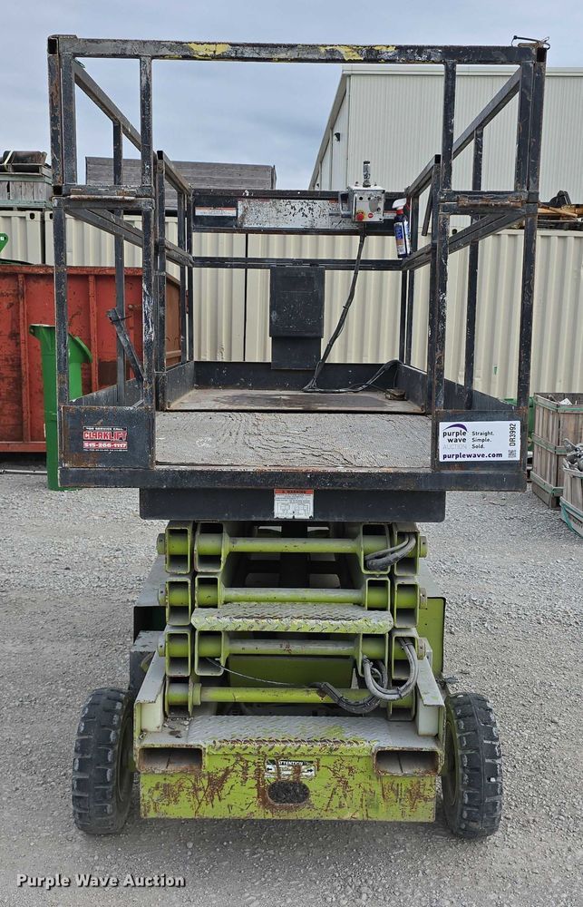image for item DR3992 Clark CSL26N scissor lift