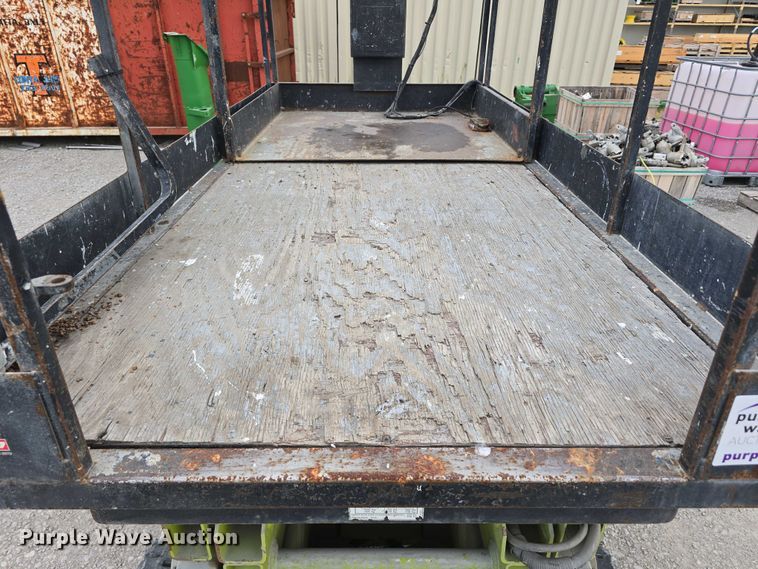 image for item DR3992 Clark CSL26N scissor lift