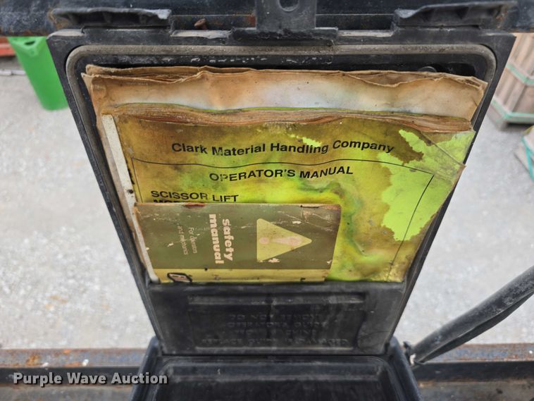 image for item DR3992 Clark CSL26N scissor lift