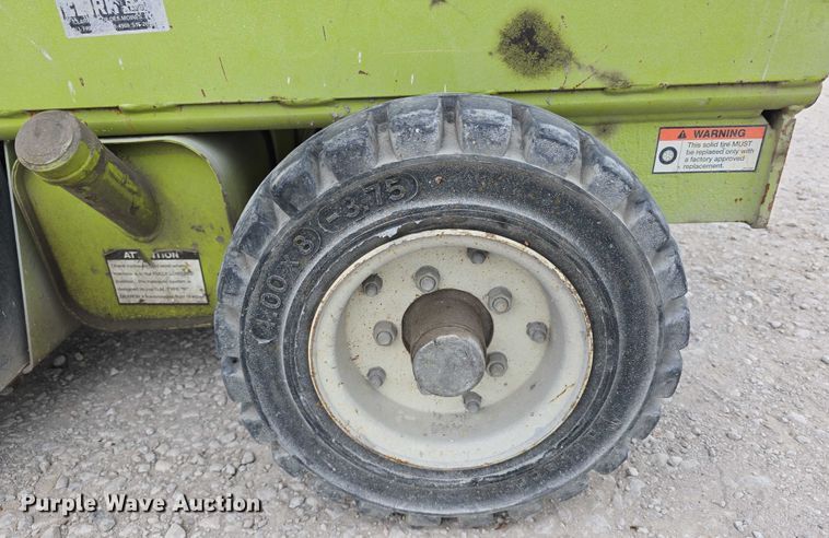 image for item DR3992 Clark CSL26N scissor lift