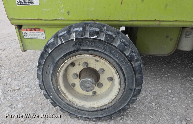 image for item DR3992 Clark CSL26N scissor lift