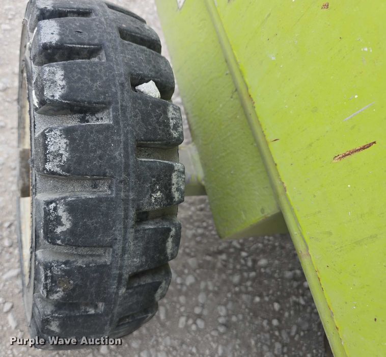 image for item DR3992 Clark CSL26N scissor lift