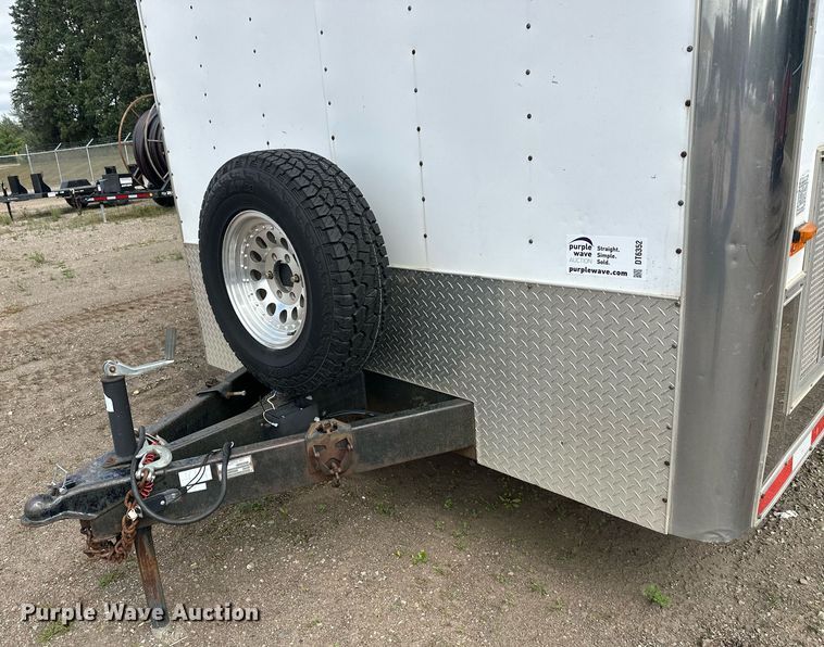 image for item DT6352 2000 US Cargo P08528TA3 enclosed cargo trailer