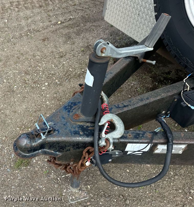 image for item DT6352 2000 US Cargo P08528TA3 enclosed cargo trailer