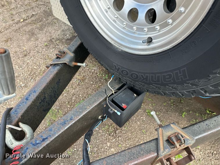 image for item DT6352 2000 US Cargo P08528TA3 enclosed cargo trailer