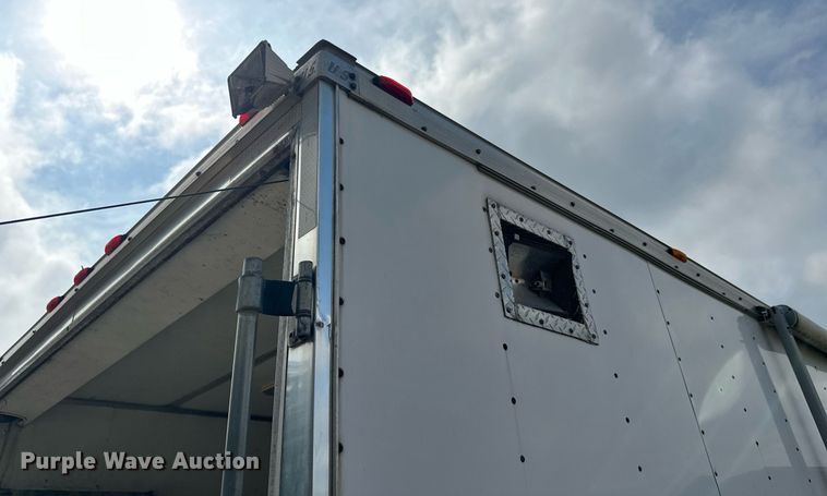 image for item DT6352 2000 US Cargo P08528TA3 enclosed cargo trailer