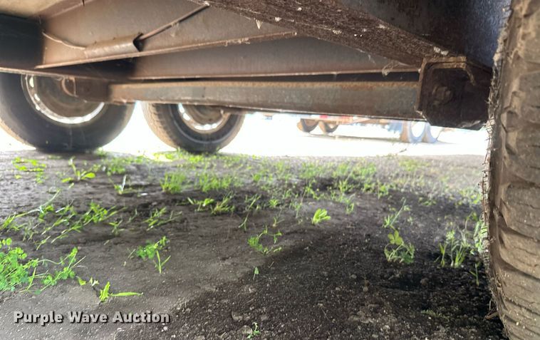 image for item DT6352 2000 US Cargo P08528TA3 enclosed cargo trailer