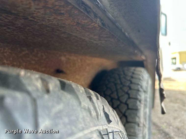 image for item DT6352 2000 US Cargo P08528TA3 enclosed cargo trailer