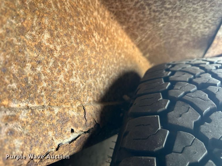 image for item DT6352 2000 US Cargo P08528TA3 enclosed cargo trailer