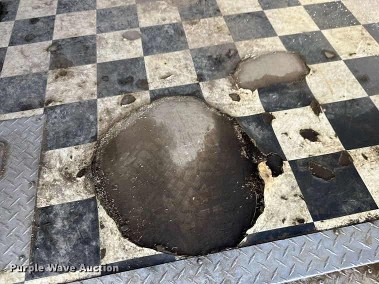 image for item DT6352 2000 US Cargo P08528TA3 enclosed cargo trailer