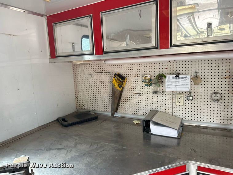 image for item DT6352 2000 US Cargo P08528TA3 enclosed cargo trailer