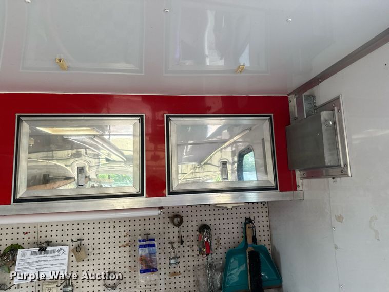 image for item DT6352 2000 US Cargo P08528TA3 enclosed cargo trailer