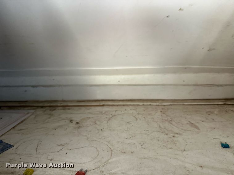 image for item DT6352 2000 US Cargo P08528TA3 enclosed cargo trailer