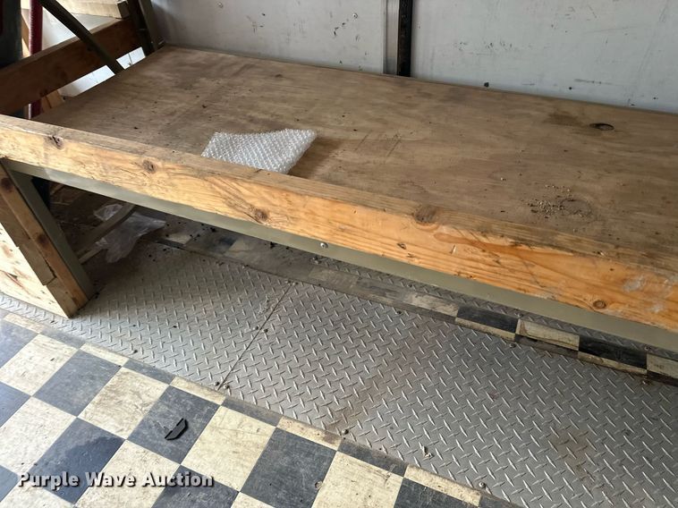 image for item DT6352 2000 US Cargo P08528TA3 enclosed cargo trailer