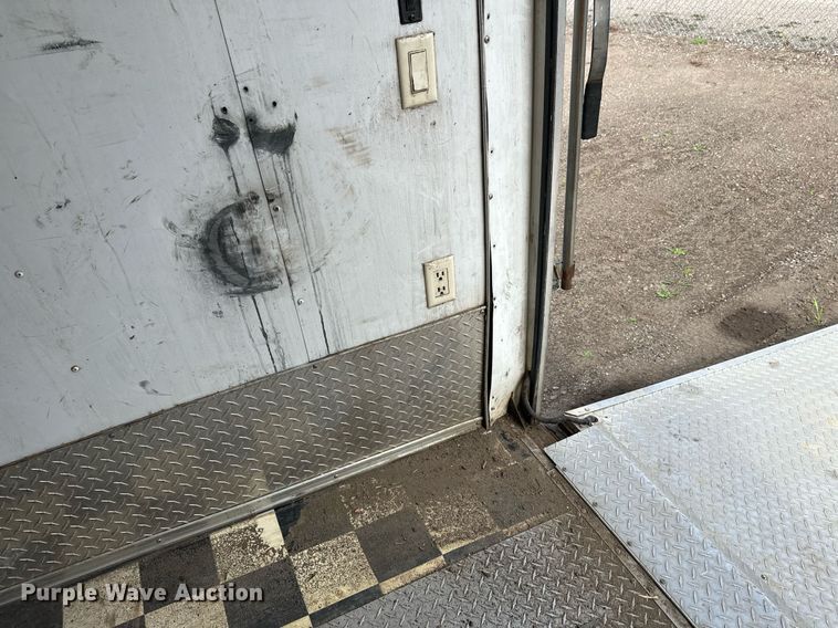 image for item DT6352 2000 US Cargo P08528TA3 enclosed cargo trailer