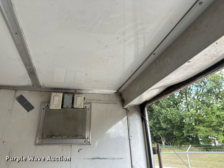 image for item DT6352 2000 US Cargo P08528TA3 enclosed cargo trailer