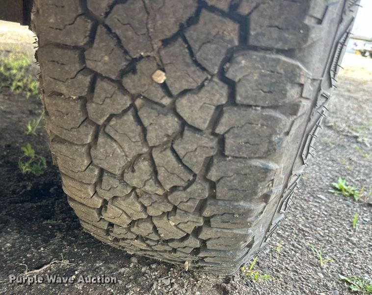 image for item DT6352 2000 US Cargo P08528TA3 enclosed cargo trailer