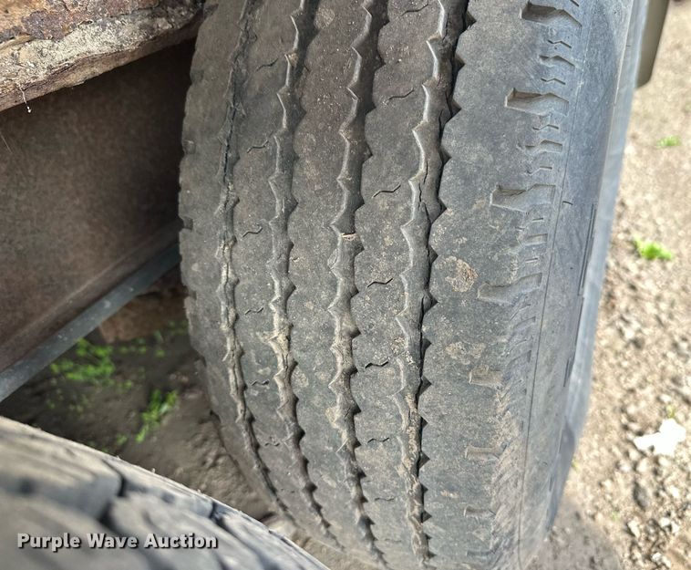 image for item DT6352 2000 US Cargo P08528TA3 enclosed cargo trailer