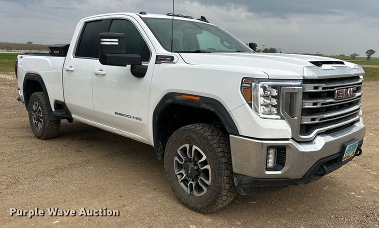 image for item DT6376 2022 GMC Sierra 2500HD Crew Cab pickup truck