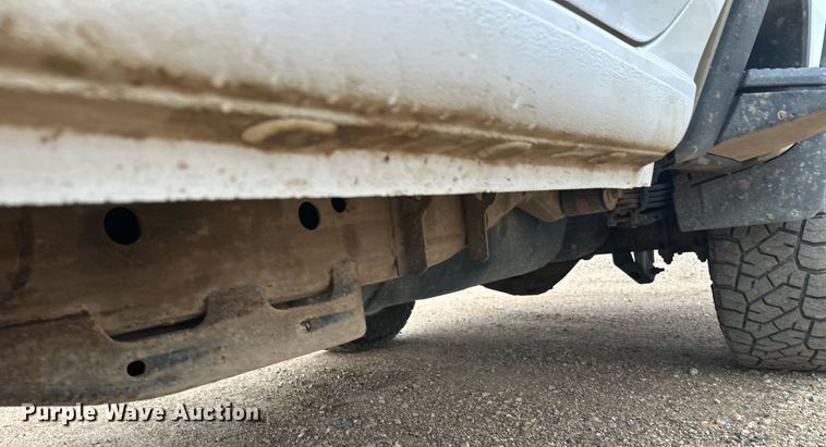 image for item DT6376 2022 GMC Sierra 2500HD Crew Cab pickup truck