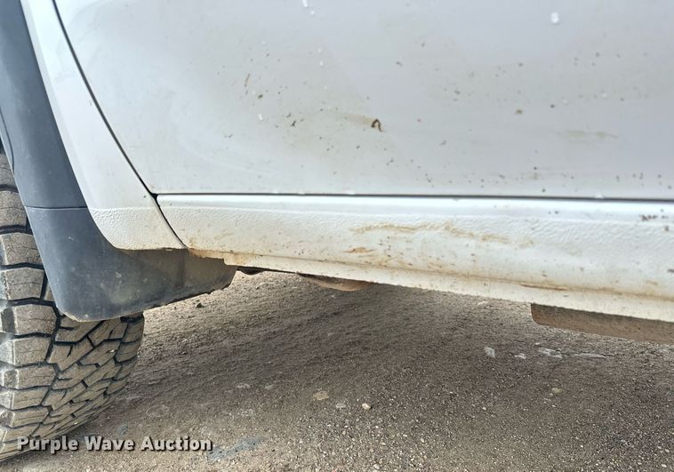 image for item DT6376 2022 GMC Sierra 2500HD Crew Cab pickup truck