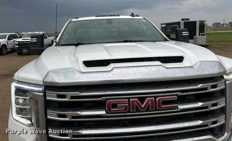image for item DT6376 2022 GMC Sierra 2500HD Crew Cab pickup truck