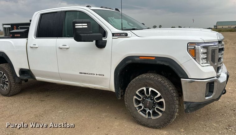 image for item DT6376 2022 GMC Sierra 2500HD Crew Cab pickup truck