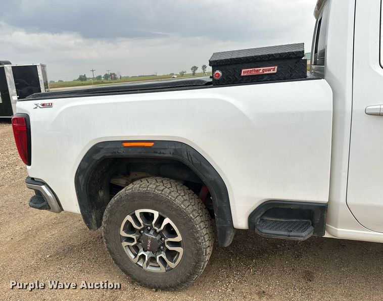 image for item DT6376 2022 GMC Sierra 2500HD Crew Cab pickup truck