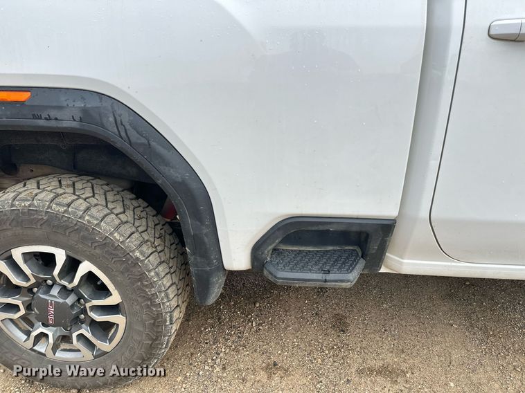 image for item DT6376 2022 GMC Sierra 2500HD Crew Cab pickup truck