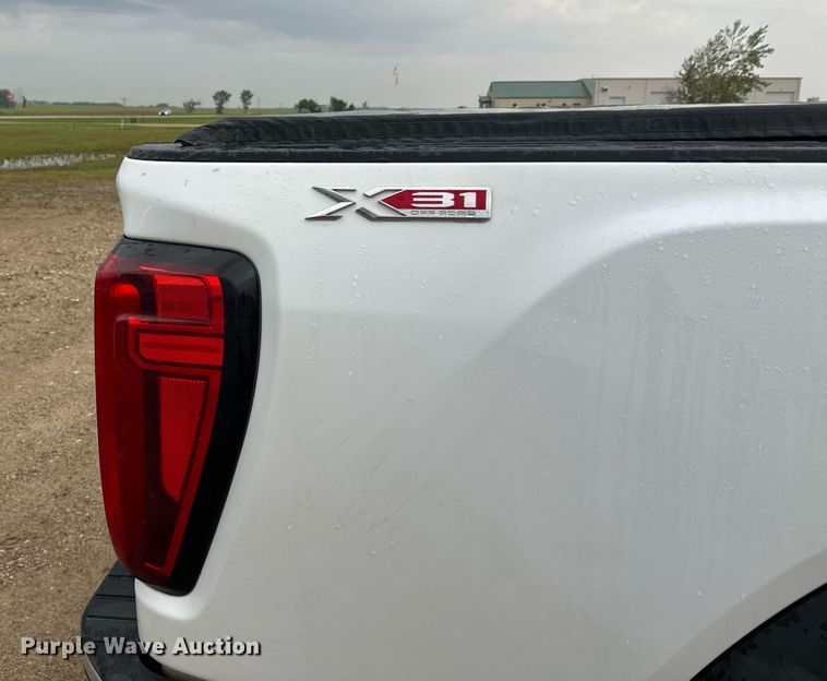 image for item DT6376 2022 GMC Sierra 2500HD Crew Cab pickup truck