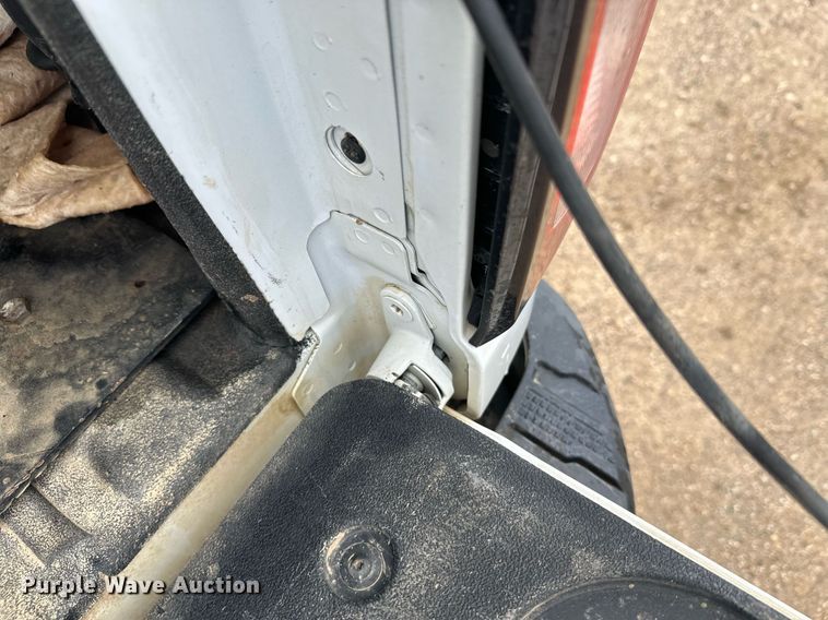 image for item DT6376 2022 GMC Sierra 2500HD Crew Cab pickup truck