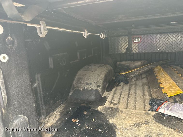 image for item DT6376 2022 GMC Sierra 2500HD Crew Cab pickup truck