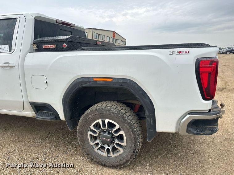 image for item DT6376 2022 GMC Sierra 2500HD Crew Cab pickup truck