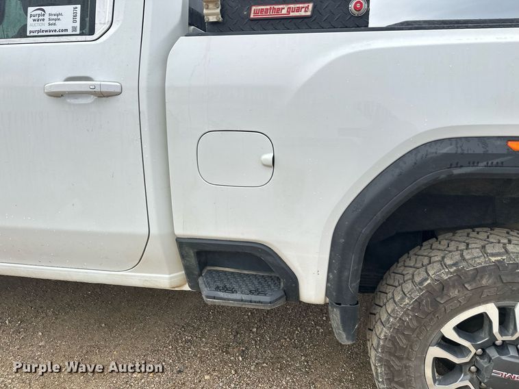 image for item DT6376 2022 GMC Sierra 2500HD Crew Cab pickup truck