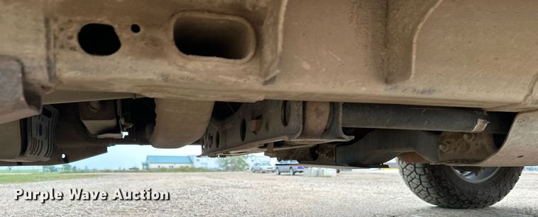 image for item DT6376 2022 GMC Sierra 2500HD Crew Cab pickup truck