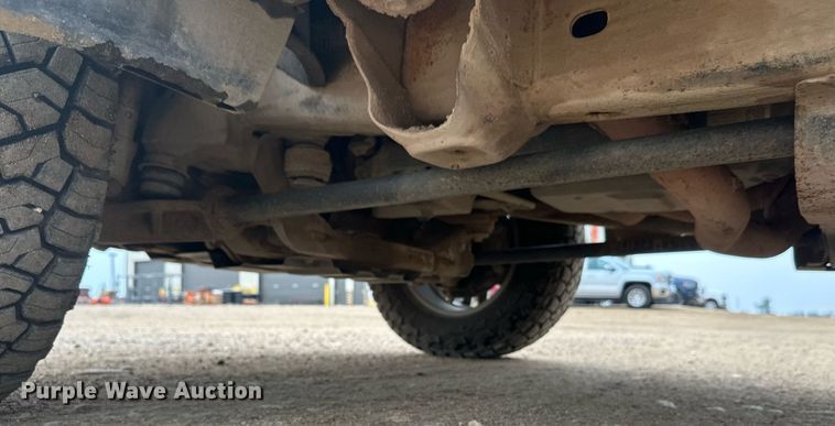 image for item DT6376 2022 GMC Sierra 2500HD Crew Cab pickup truck