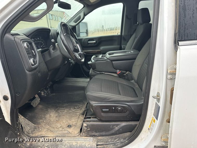 image for item DT6376 2022 GMC Sierra 2500HD Crew Cab pickup truck