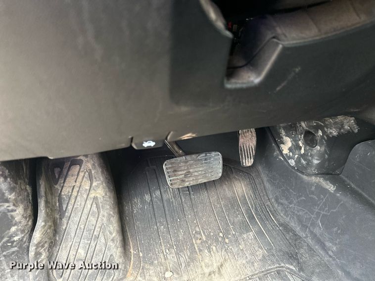 image for item DT6376 2022 GMC Sierra 2500HD Crew Cab pickup truck