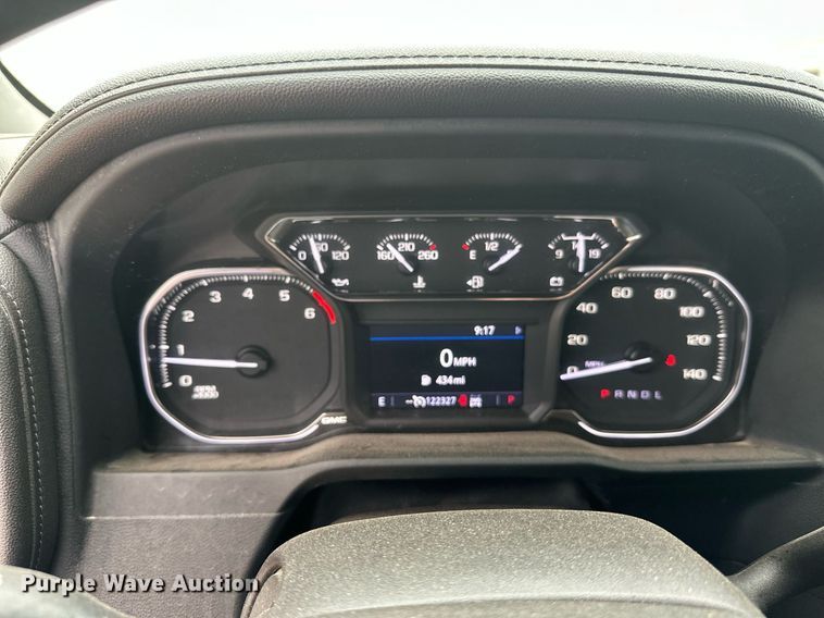 image for item DT6376 2022 GMC Sierra 2500HD Crew Cab pickup truck