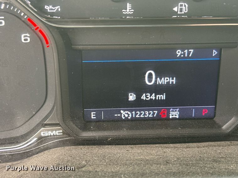 image for item DT6376 2022 GMC Sierra 2500HD Crew Cab pickup truck