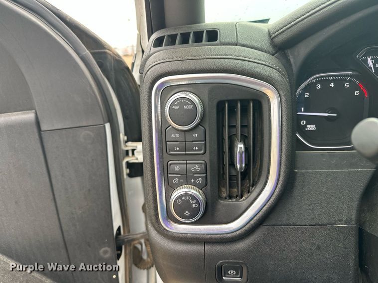 image for item DT6376 2022 GMC Sierra 2500HD Crew Cab pickup truck