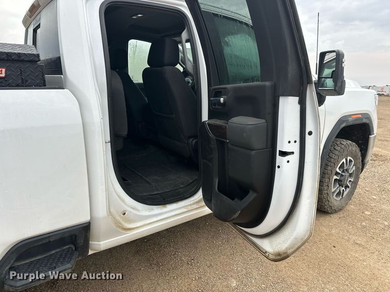 image for item DT6376 2022 GMC Sierra 2500HD Crew Cab pickup truck