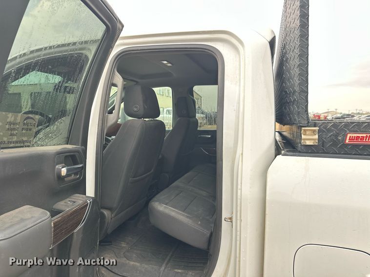 image for item DT6376 2022 GMC Sierra 2500HD Crew Cab pickup truck