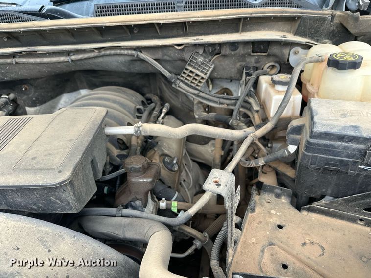 image for item DT6376 2022 GMC Sierra 2500HD Crew Cab pickup truck